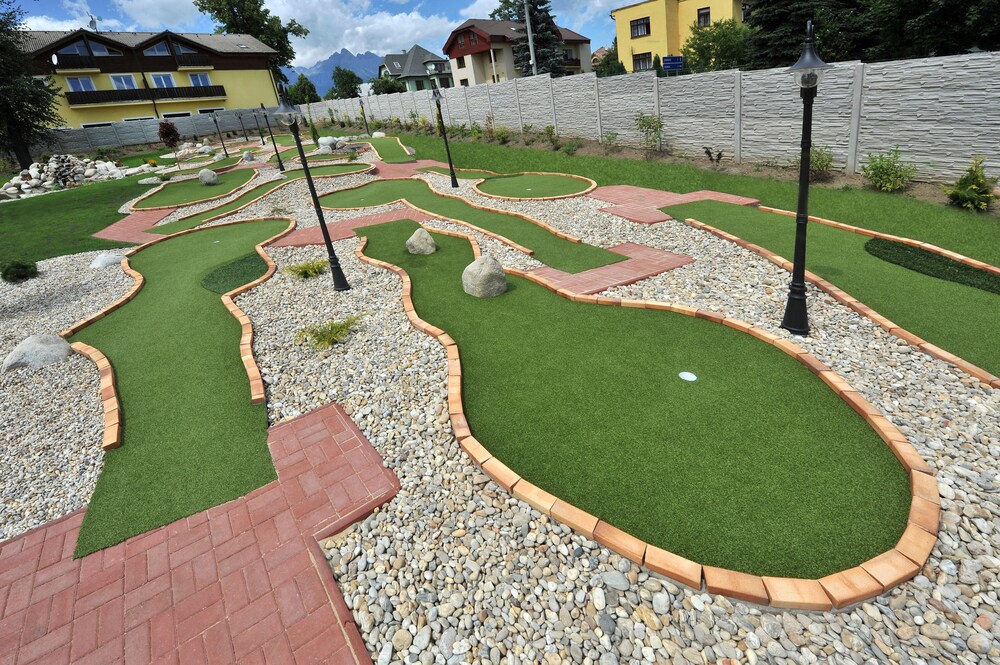 Mini-golf