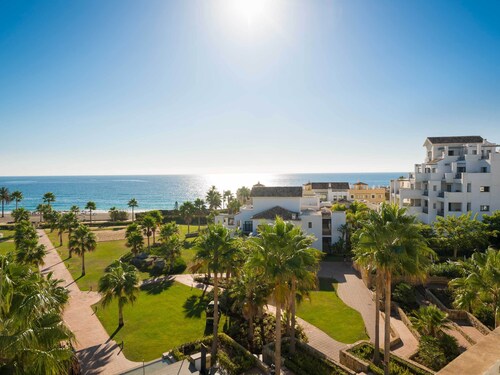 Estepona Hotel & Spa Resort