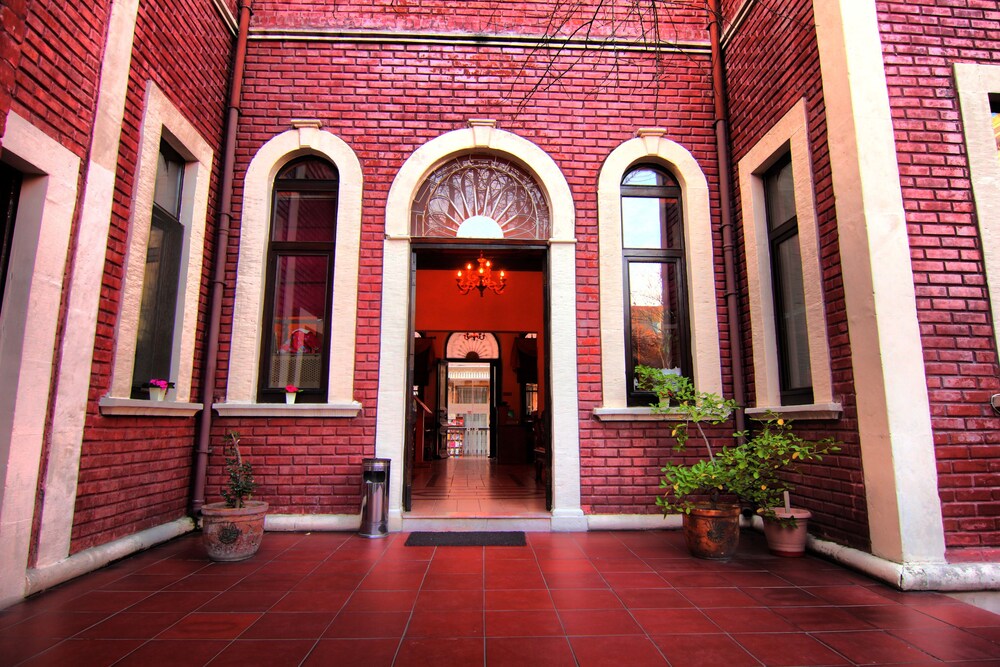 Courtyard View