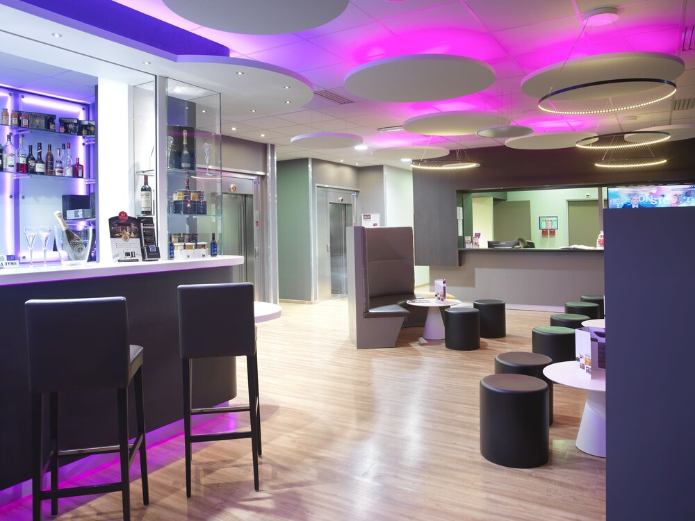 Hotel Bar