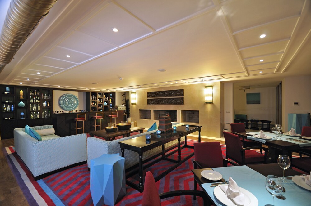 Hotel Lounge