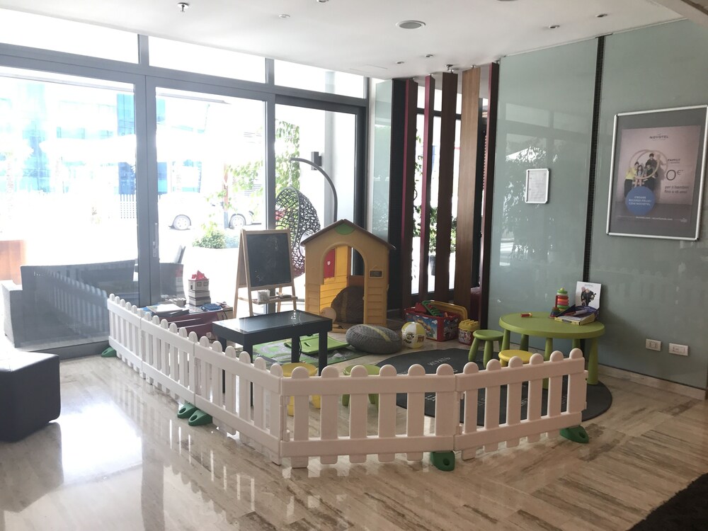 Childrens Play Area - Indoor