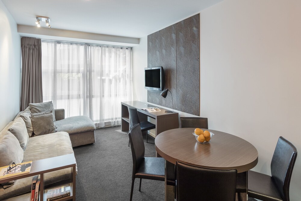Standard Apartment, 2 Bedrooms, Accessible - Living Room