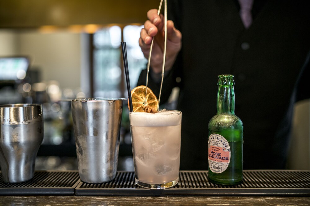 Hotel Bar