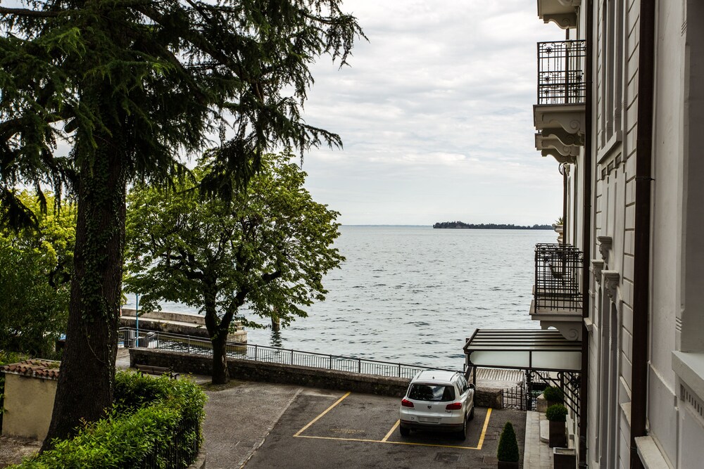Lake View