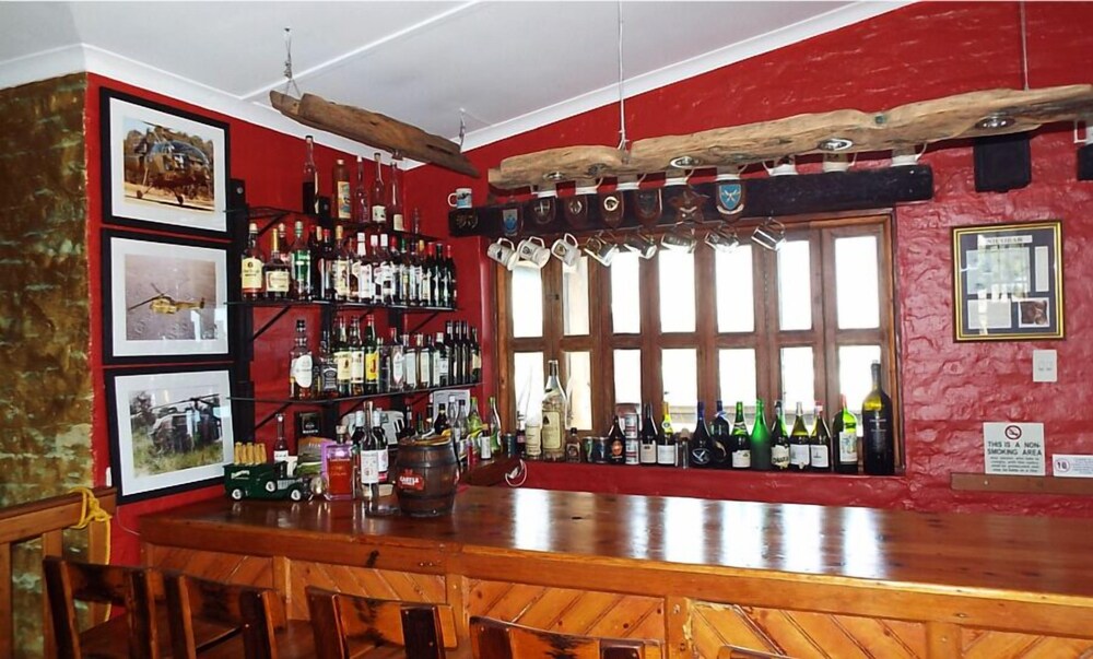 Hotel Bar