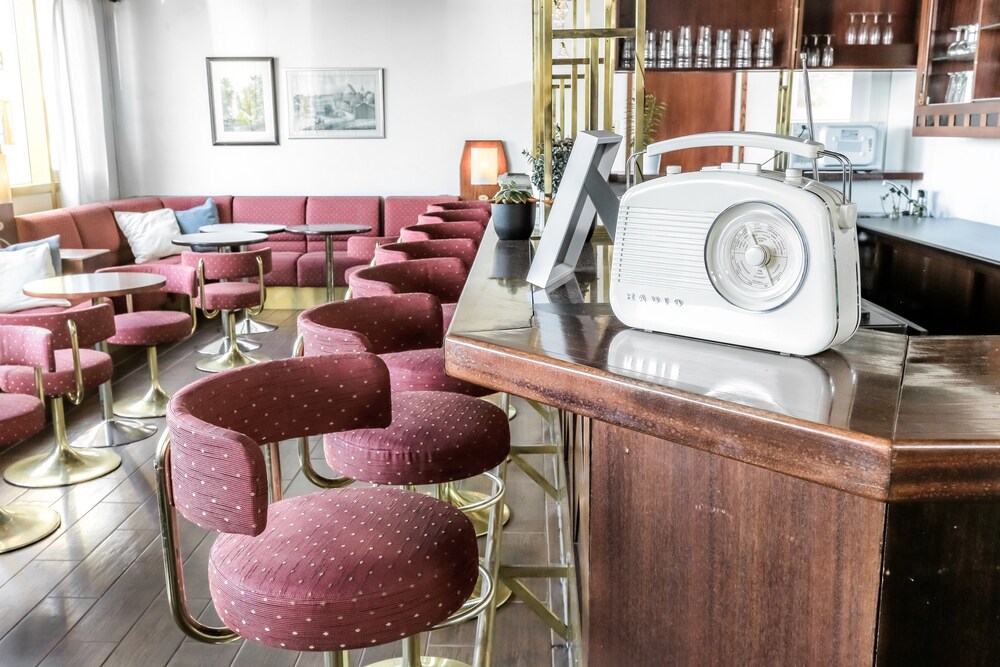 Hotel Bar