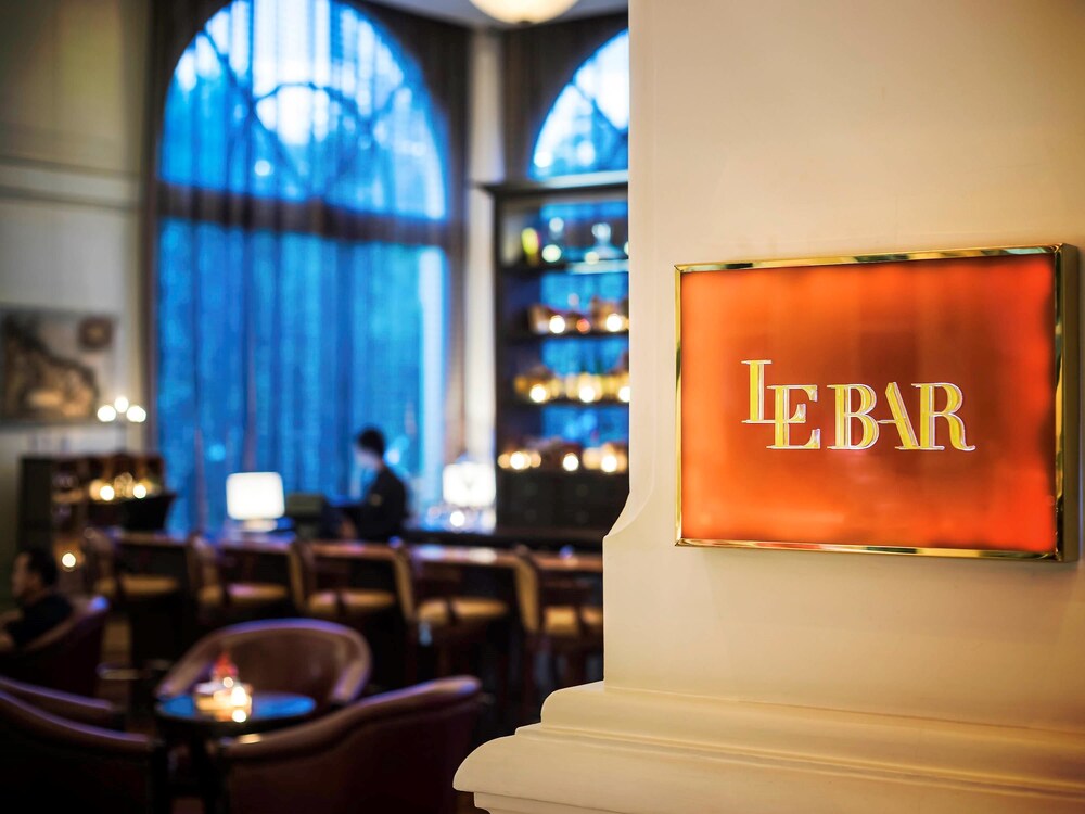 Hotel Bar
