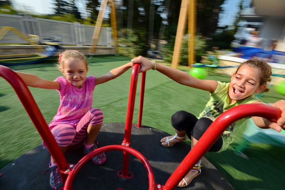 Childrens Play Area - Outdoor