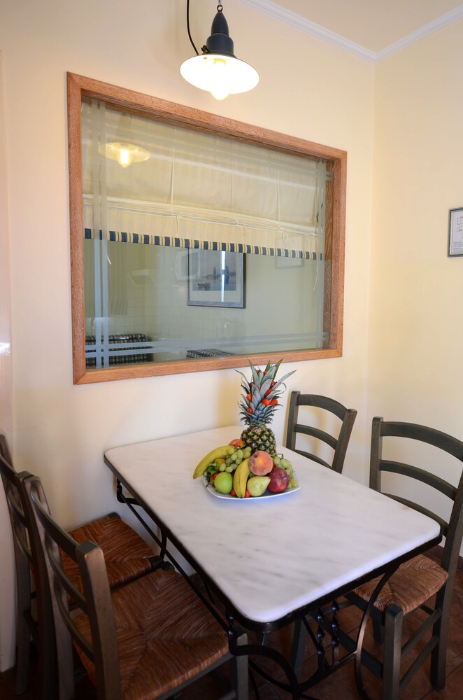 Family Suite - In-Room Dining