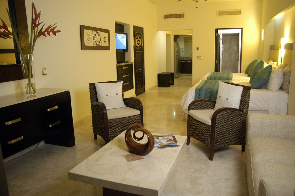 Junior Suite - Living Room