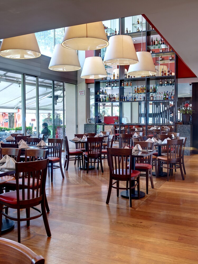Food Court