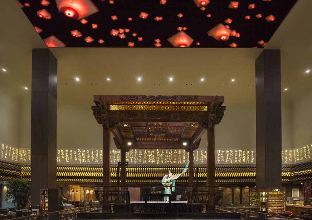 Hotel Lounge