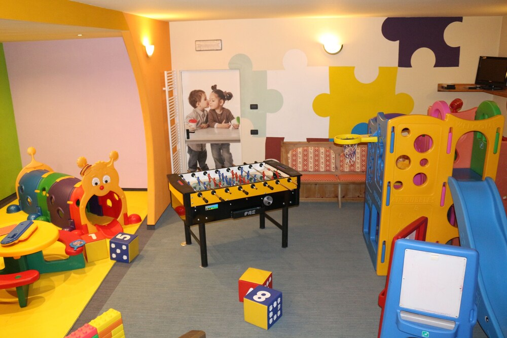 Childrens Play Area - Indoor