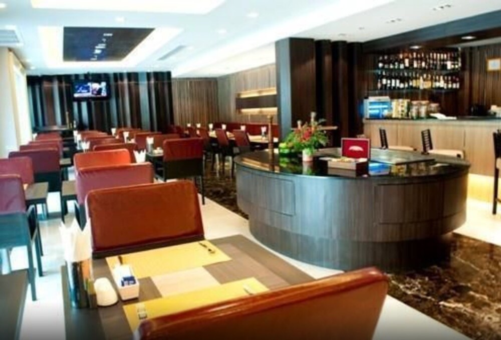 Hotel bar