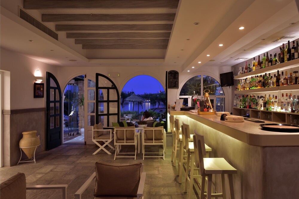 Hotel Bar