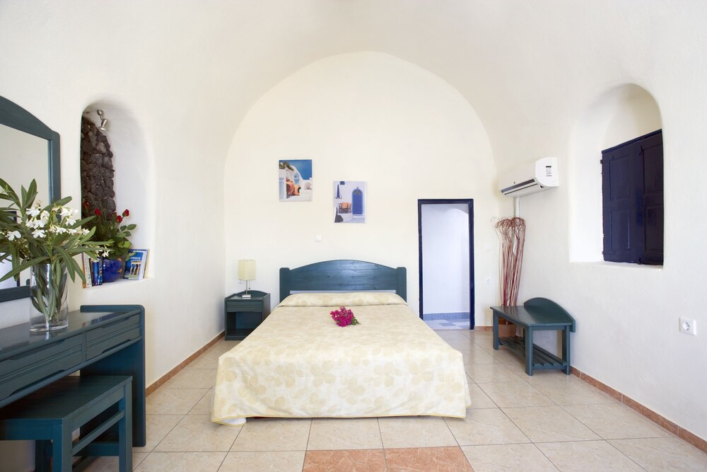 Honeymoon House - Guestroom