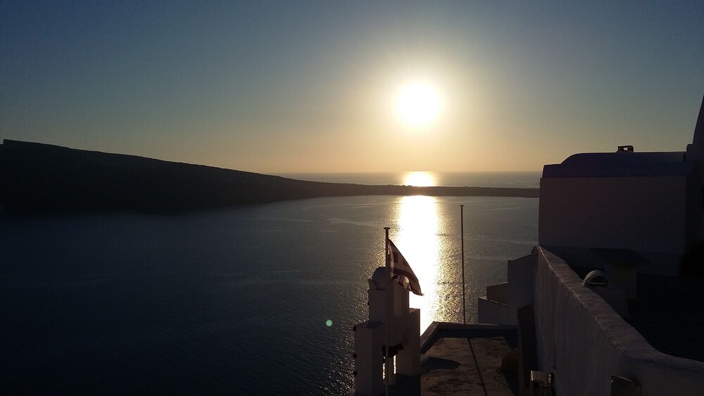 Honeymoon House - Balcony View
