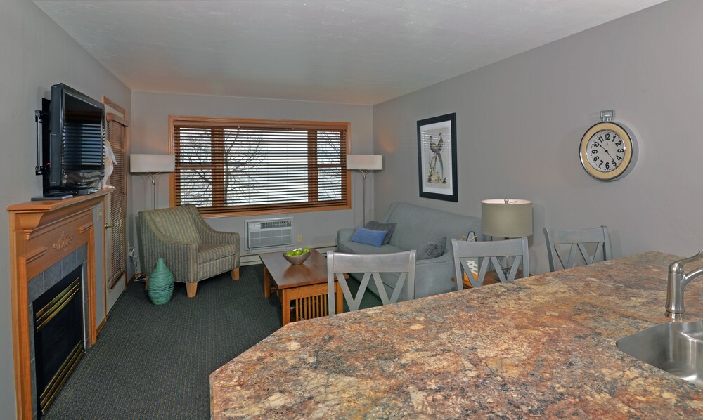 Premium Room, 1 Bedroom - Living Area