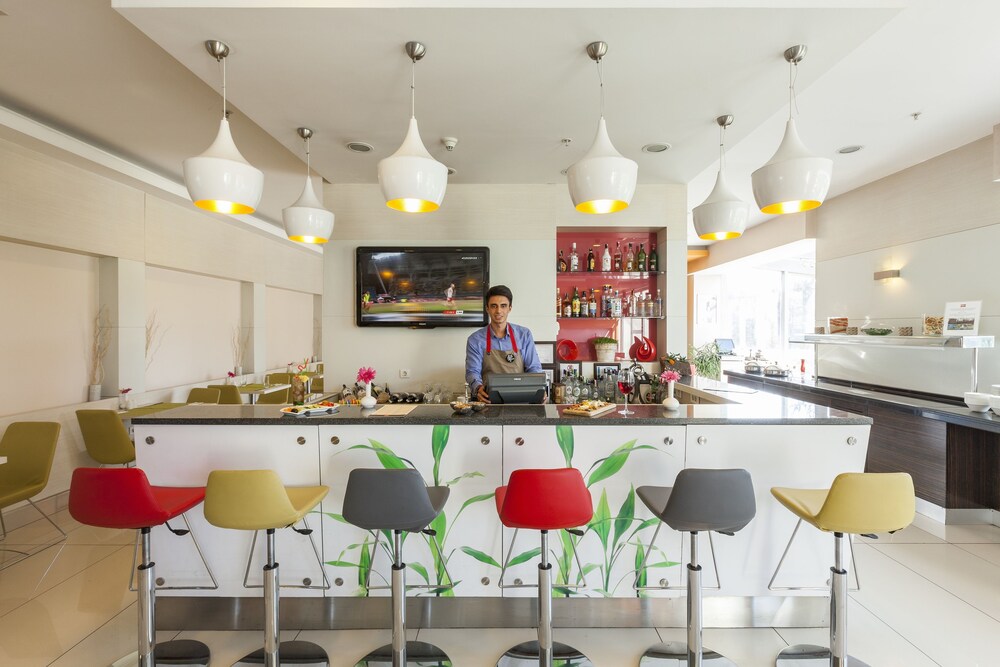 Hotel Bar