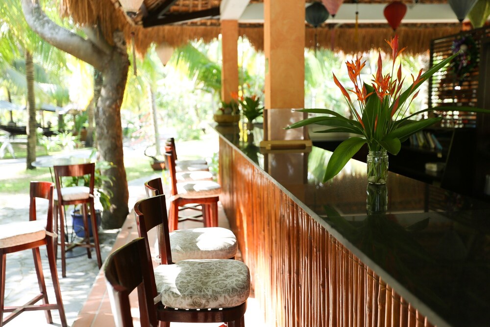 Poolside Bar