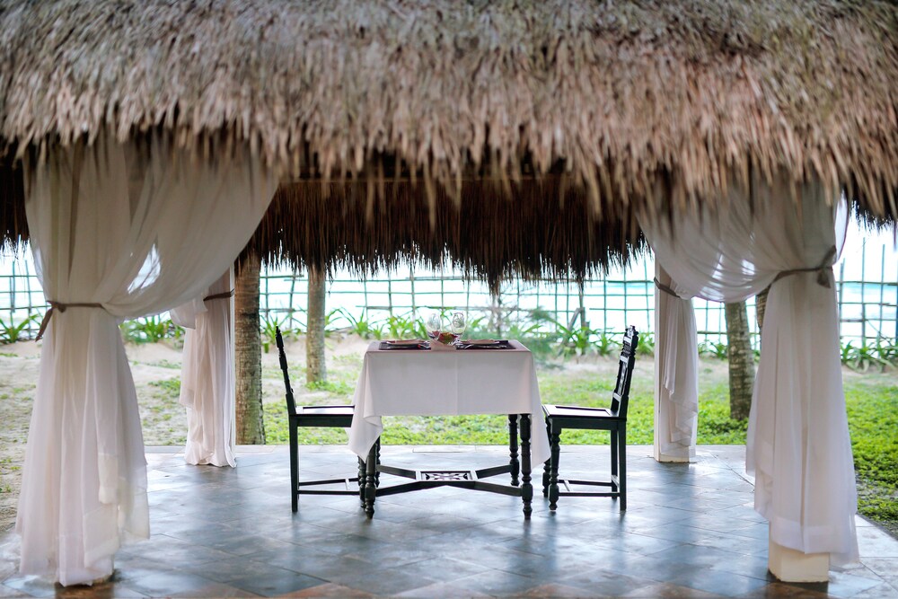 Couples Dining