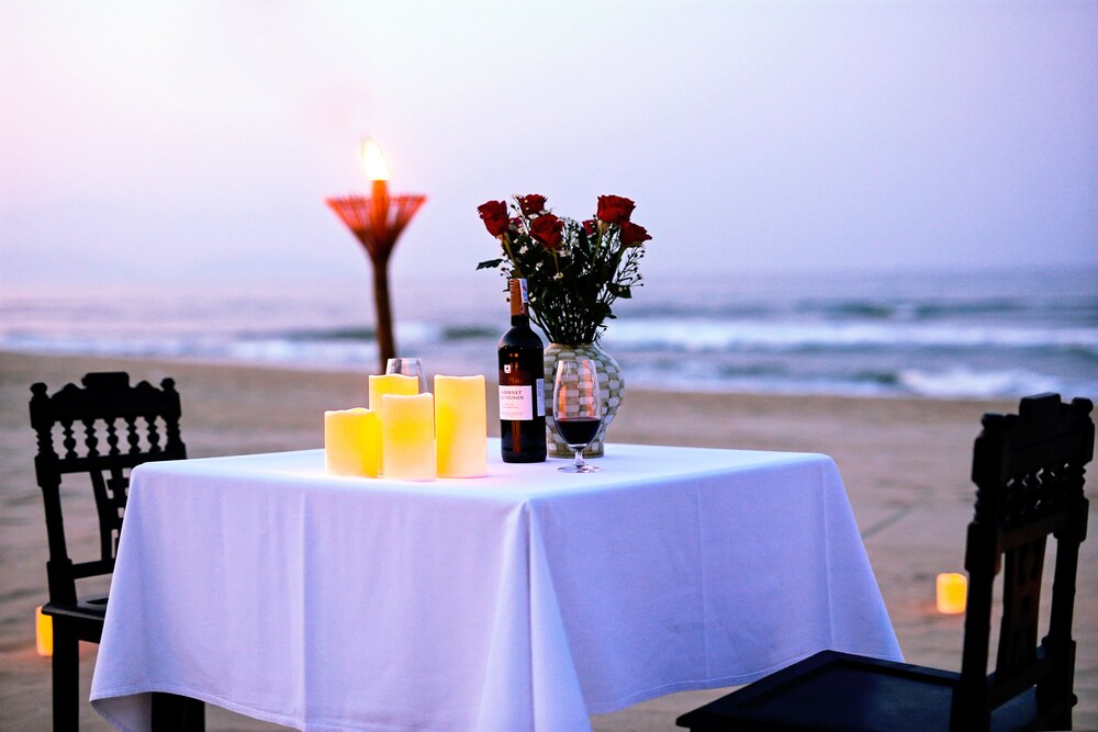 Couples Dining
