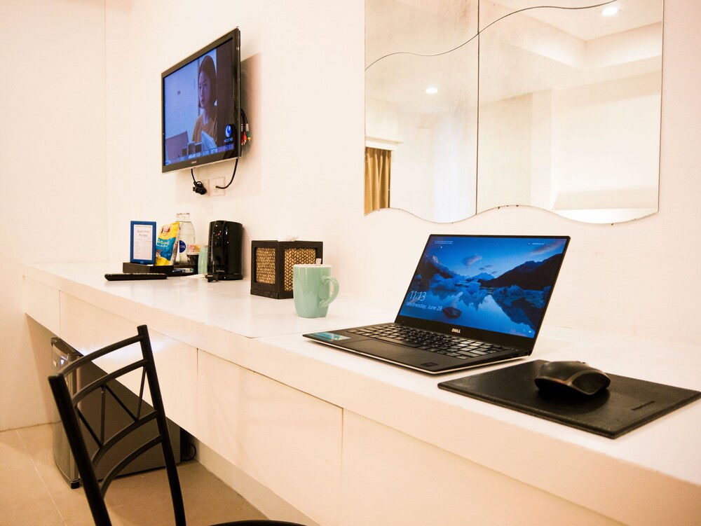Centre d'affaires dans la chambre