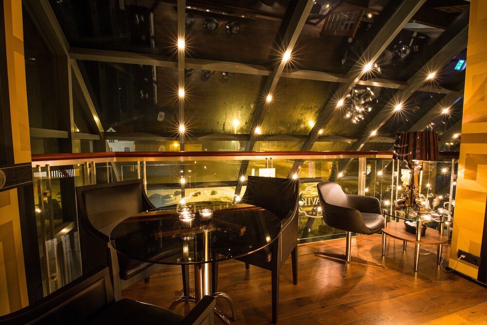 Hotel Lounge