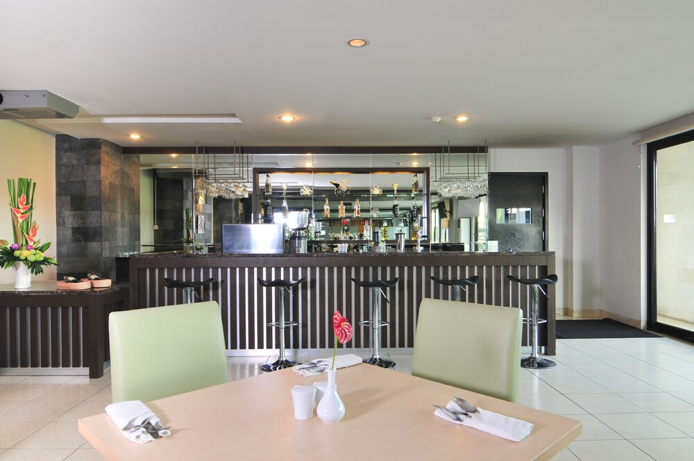 Hotel Lounge
