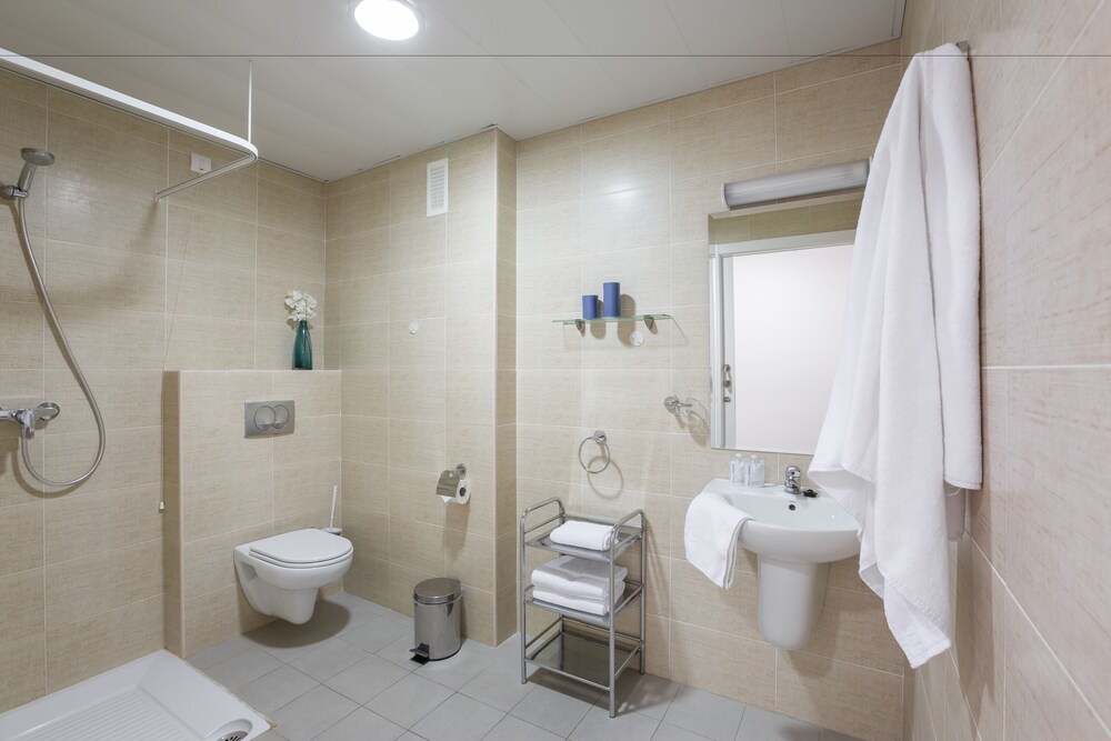 Apartment, 1 Bedroom - Bathroom