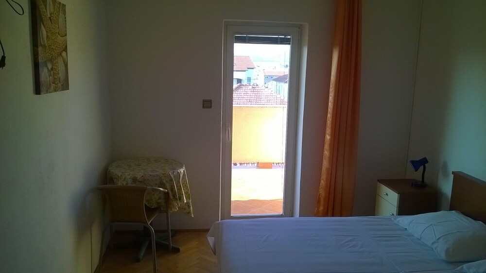 Apartment, 2 Bedrooms - Guestroom