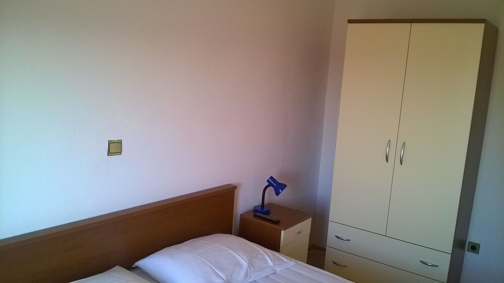 Apartment, 2 Bedrooms - Guestroom