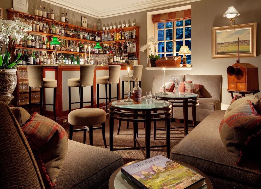 Hotel Bar