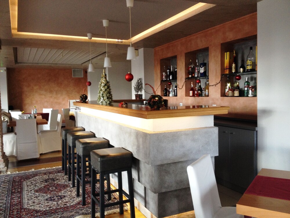 Hotel Bar