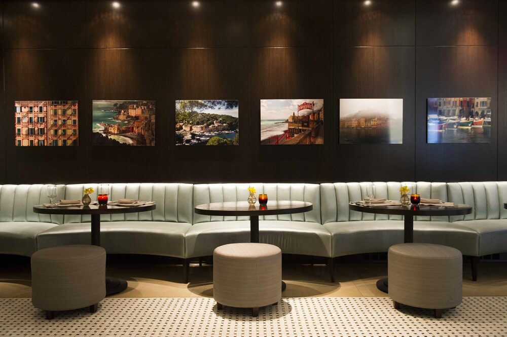Hotel Lounge