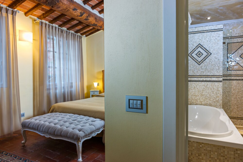 Exclusive Triple Room - Guestroom