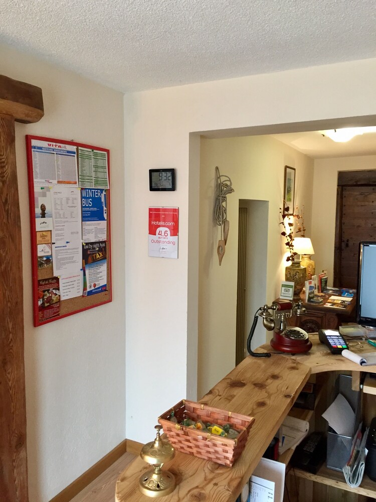 Concierge Desk