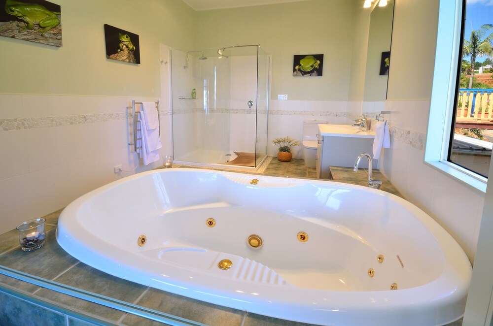 Jetted Tub