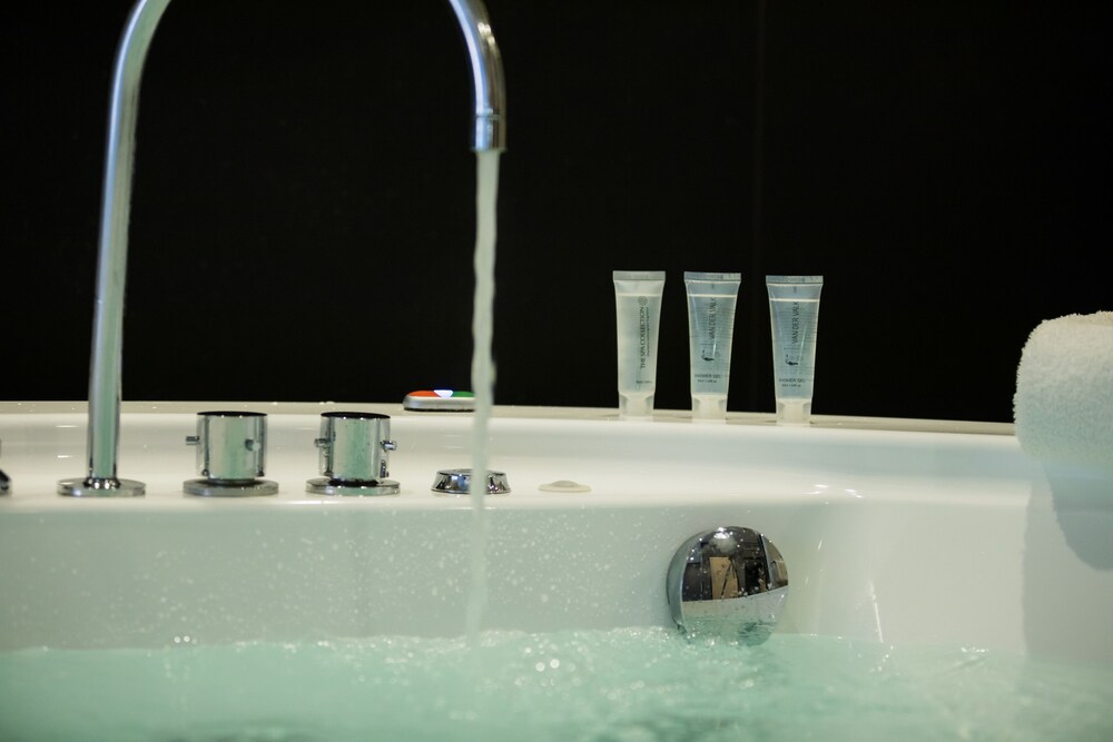 Jetted Tub