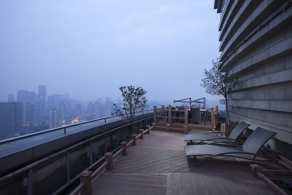 Sundeck