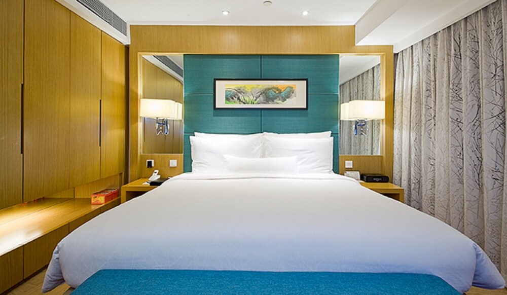 One-Bedroom Deluxe - Guestroom