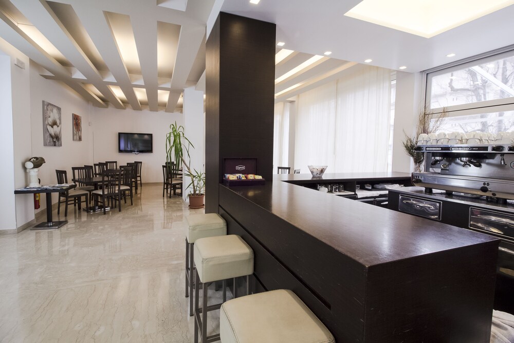 Hotel Bar