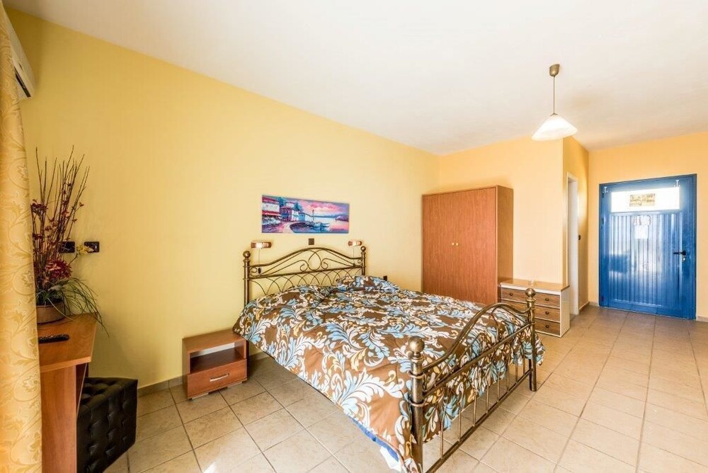 Studio - Guestroom