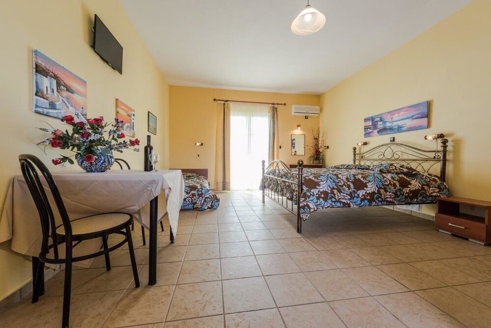 Studio - Guestroom