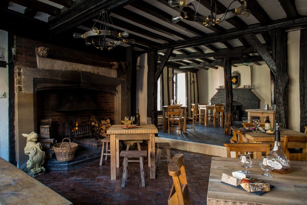 Hotel Bar