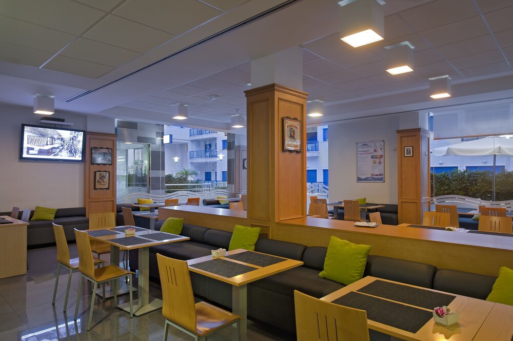 Snack Bar