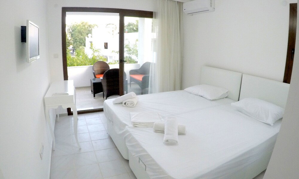 Villa, 2 Bedrooms - Guestroom