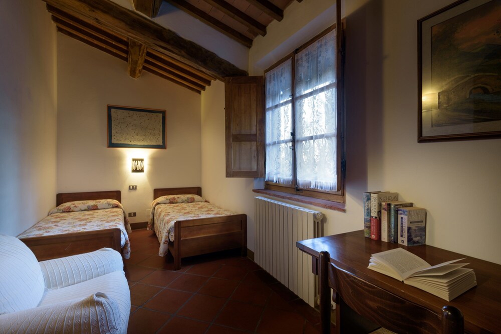 Standard Apartment, 2 Bedrooms - Guestroom