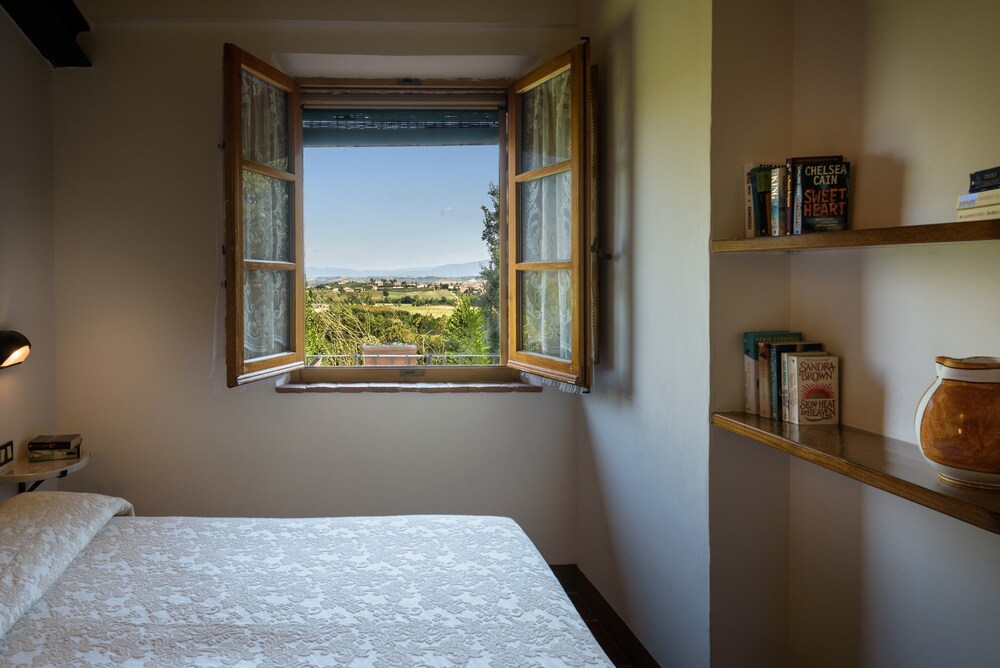 Standard Apartment, 2 Bedrooms - Guestroom